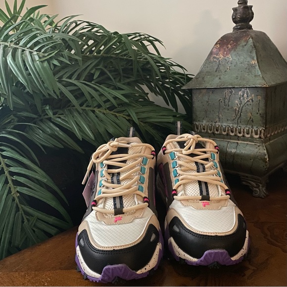 Fila Oakmont TR Women’s Purple, Pink and Beige Sneakers - Picture 3 of 10